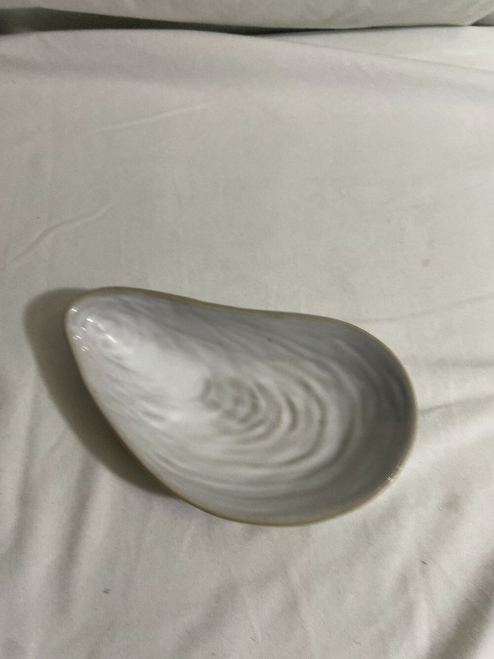 White Ceramic Mussel Shell Trinket Dish Coastal Beach Decor Catchall Soap Dish 6